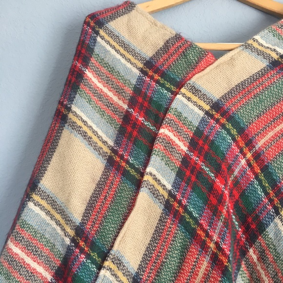 Lava Accessories, plaid poncho - Picture 2 of 3